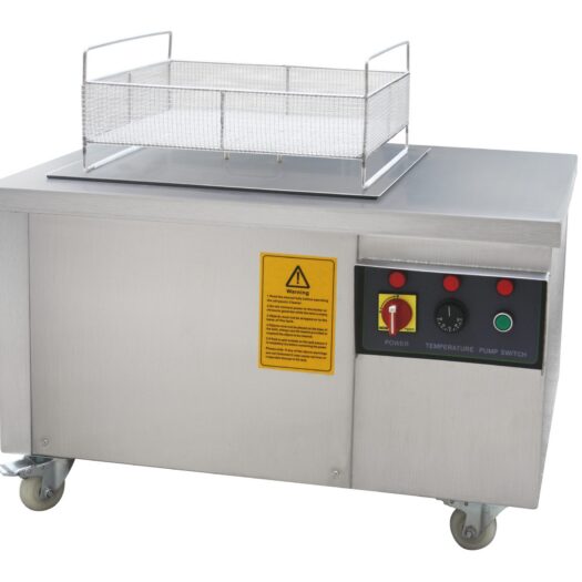 Industrial ultrasonic bath with bubble