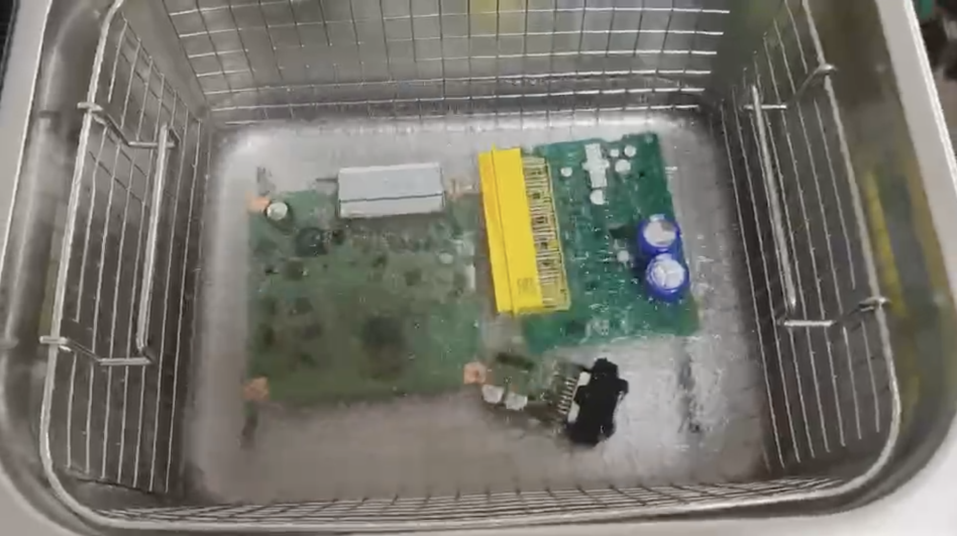using ultrasonic tank for PCB cleaning